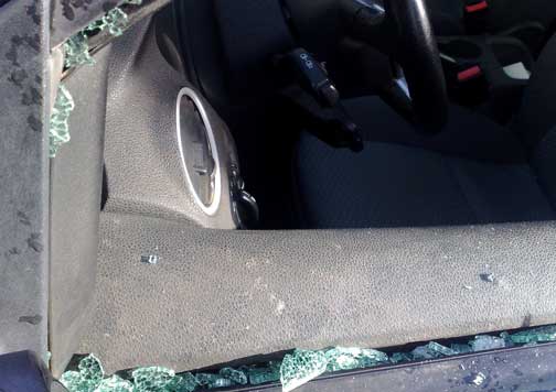 lunas rotas en un coche.