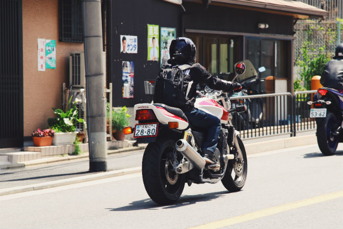 Seguros de motos para jóvenes 